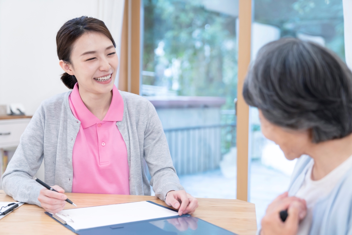 ケアマネジャー（介護支援専門員）仕事内容と資格取得方法とは