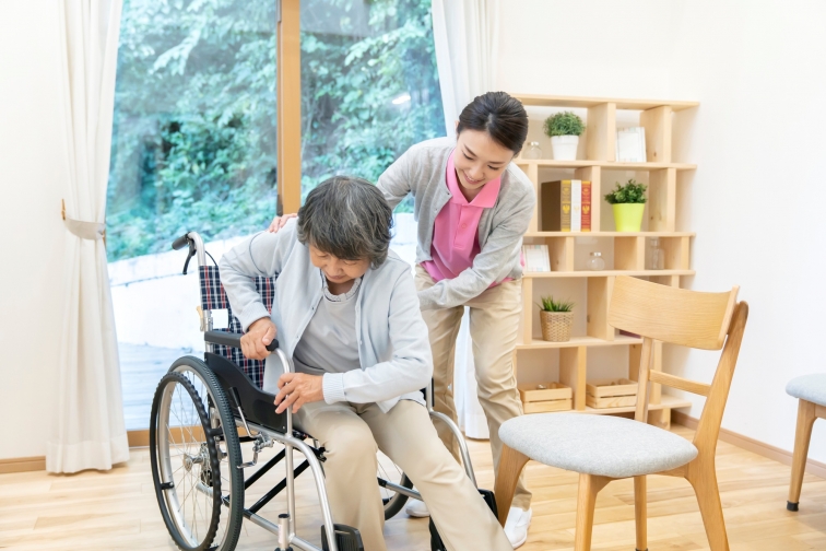 介護施設の見守りとは?目的とおすすめツールを紹介